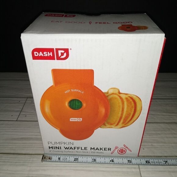 Dash Pumpkin Mini Waffle Maker 4" Cooking Surface Non-stick 350 Watts Orange - Picture 4 of 9